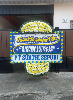 Papan Bunga Duka di Kemalang