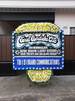 Papan Bunga Duka di Kemalang